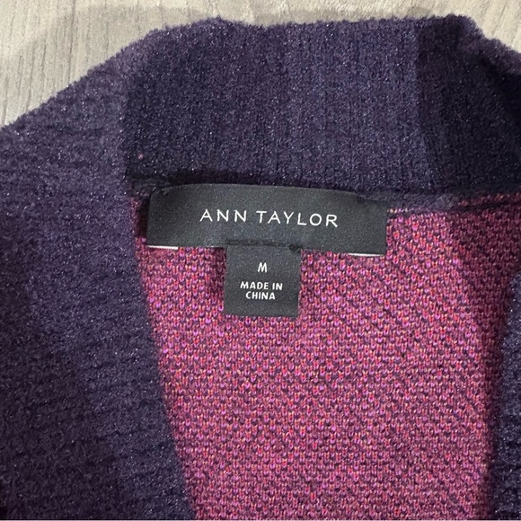 Ann Taylor Plaid Cardigan V Neck Red Purple Button Down Sz M Academia Preppy - Picture 6 of 11